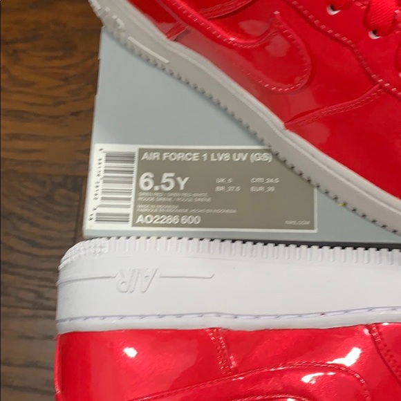 NIKE AIR FORCE 1 LV8 UV (GS) Siren Red/Siren Red-W - Picture 16 of 16